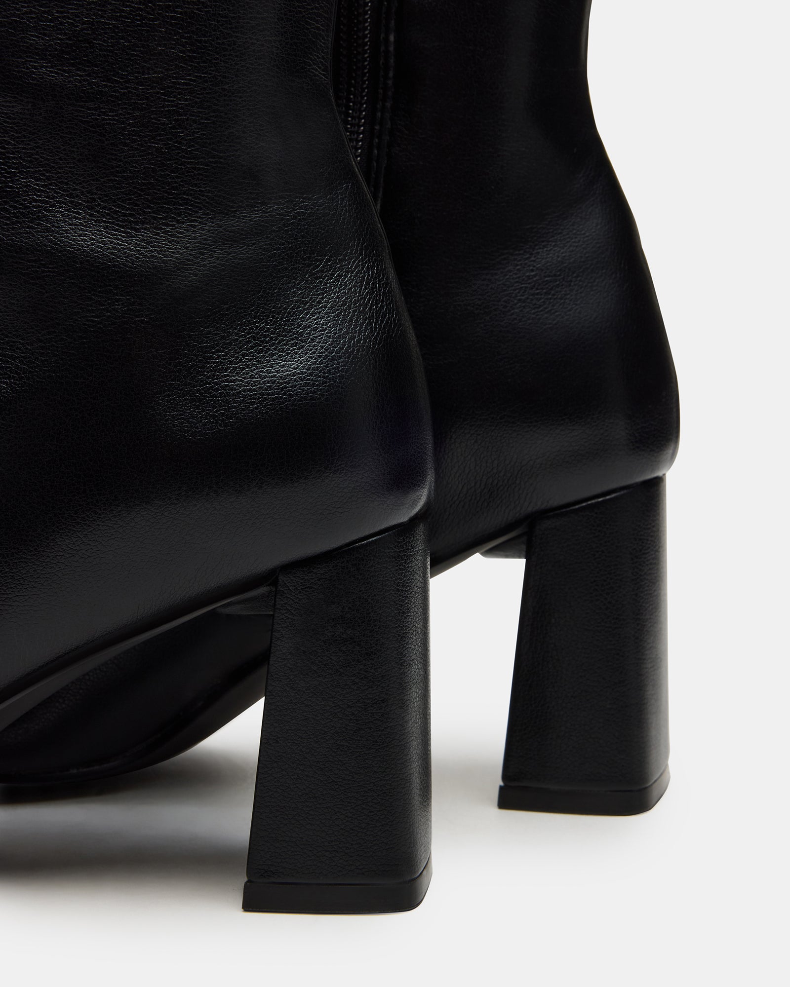HOLLY BLACK WIDE CALF - SM REBOOTED