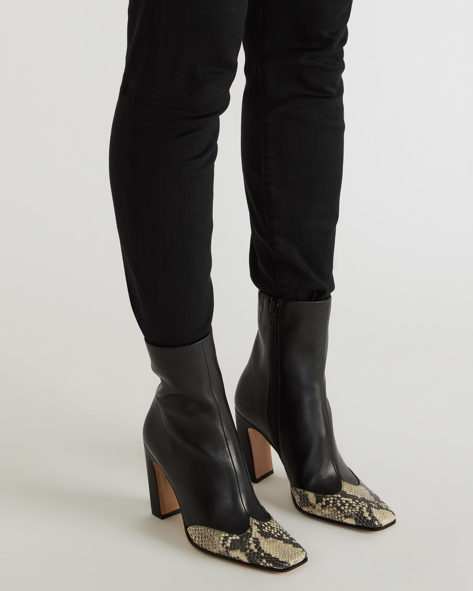 LYLE BLACK LEATHER WITH SNAKE - SM REBOOTED