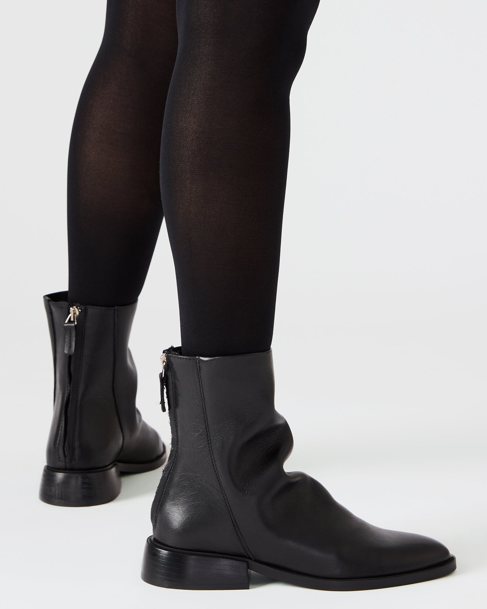 NEXIE BLACK LEATHER - SM REBOOTED